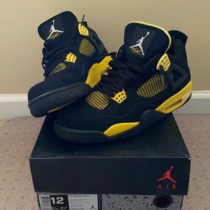 Jordan retro 4 “thunder”